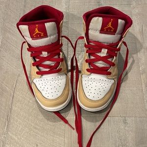 Youth AIR JORDAN 1 MID GS 'LIGHT CURRY CARDINAL RED